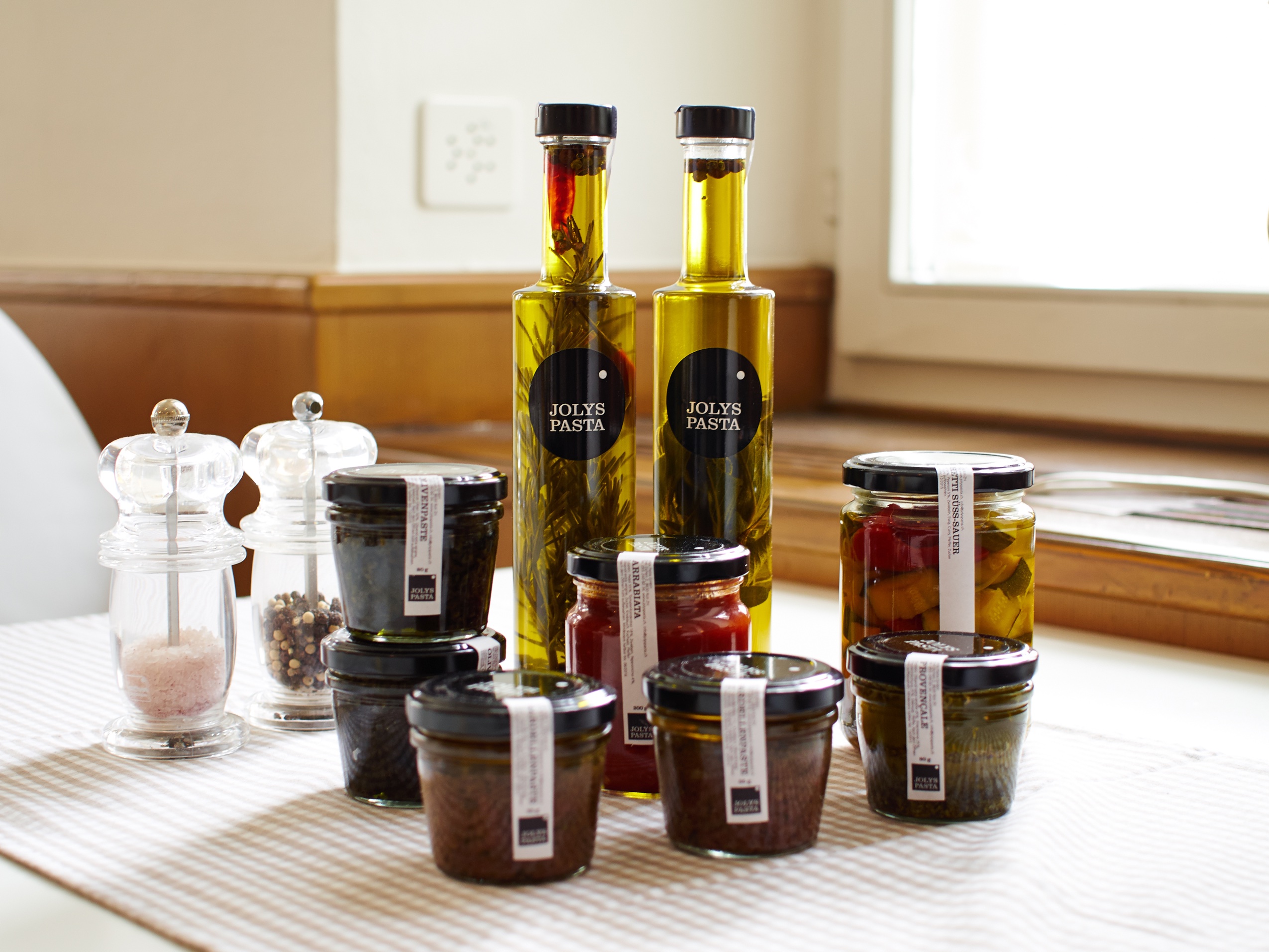 Jolys Pasta Packaging Design